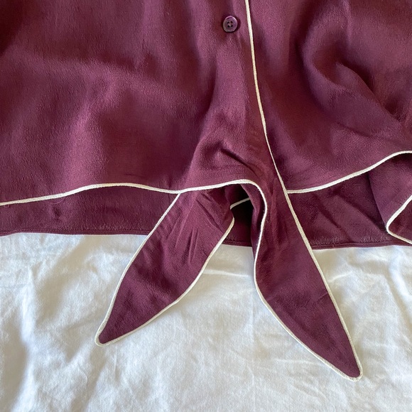 2/$40๐ CLOSET CLEAN OUT: Aritzia button up blouse with tie - Picture 5 of 8